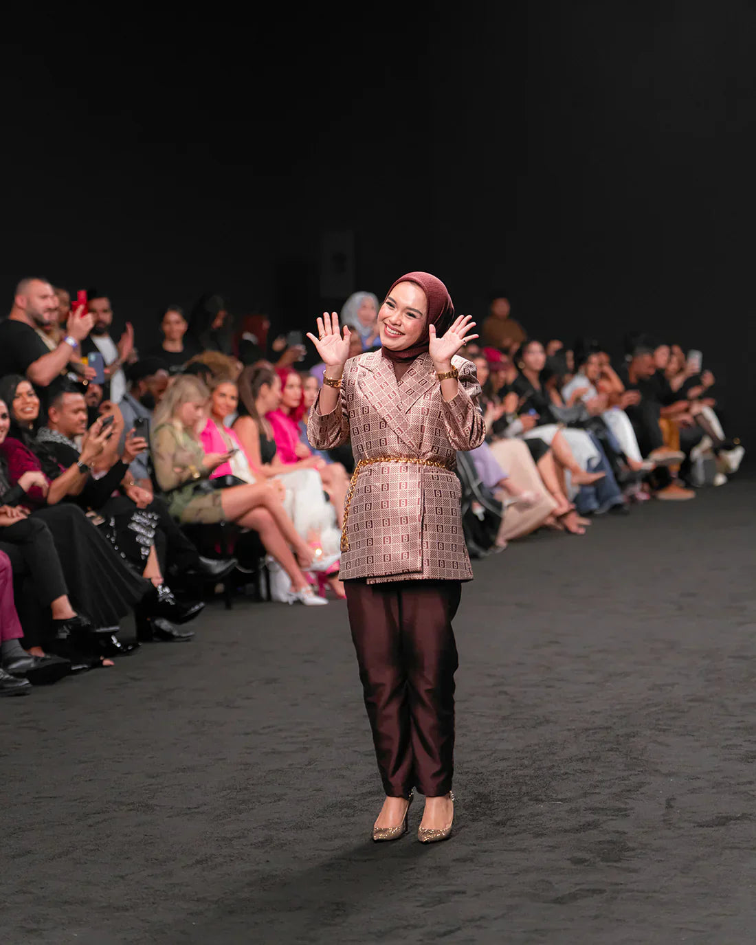 Buttonscarves Orta Doğu'daki Varlığını Genişletiyor: Dubai Moda Haftası S/S 25