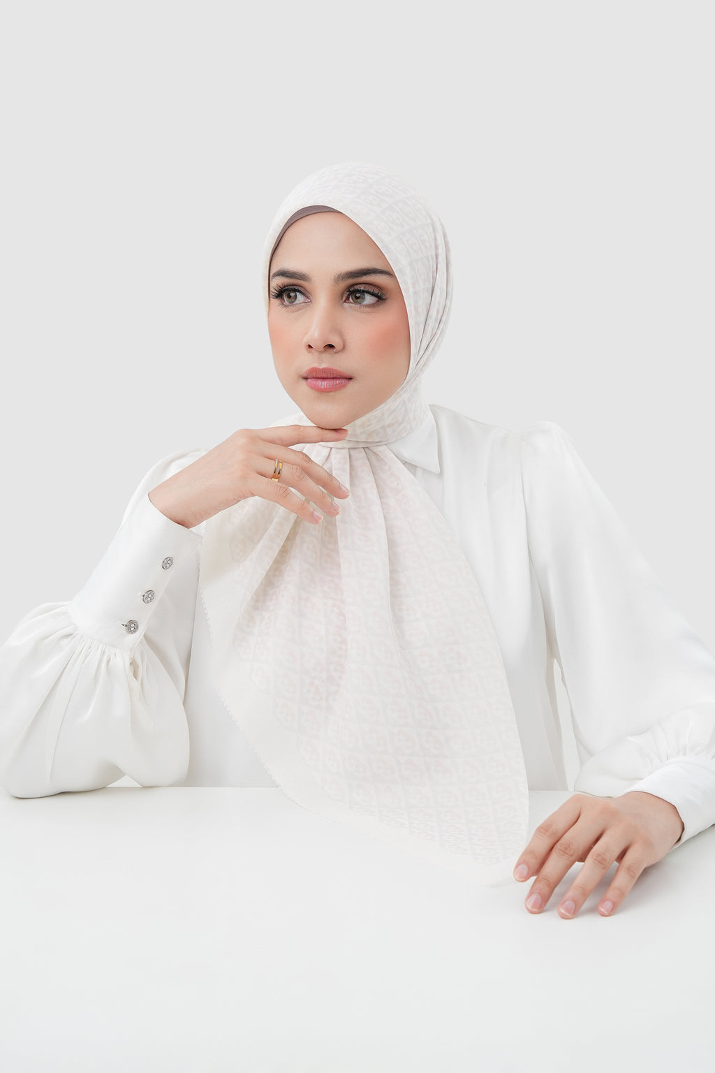 Buttonscarves Türkiye Desenli İpek Eşarp