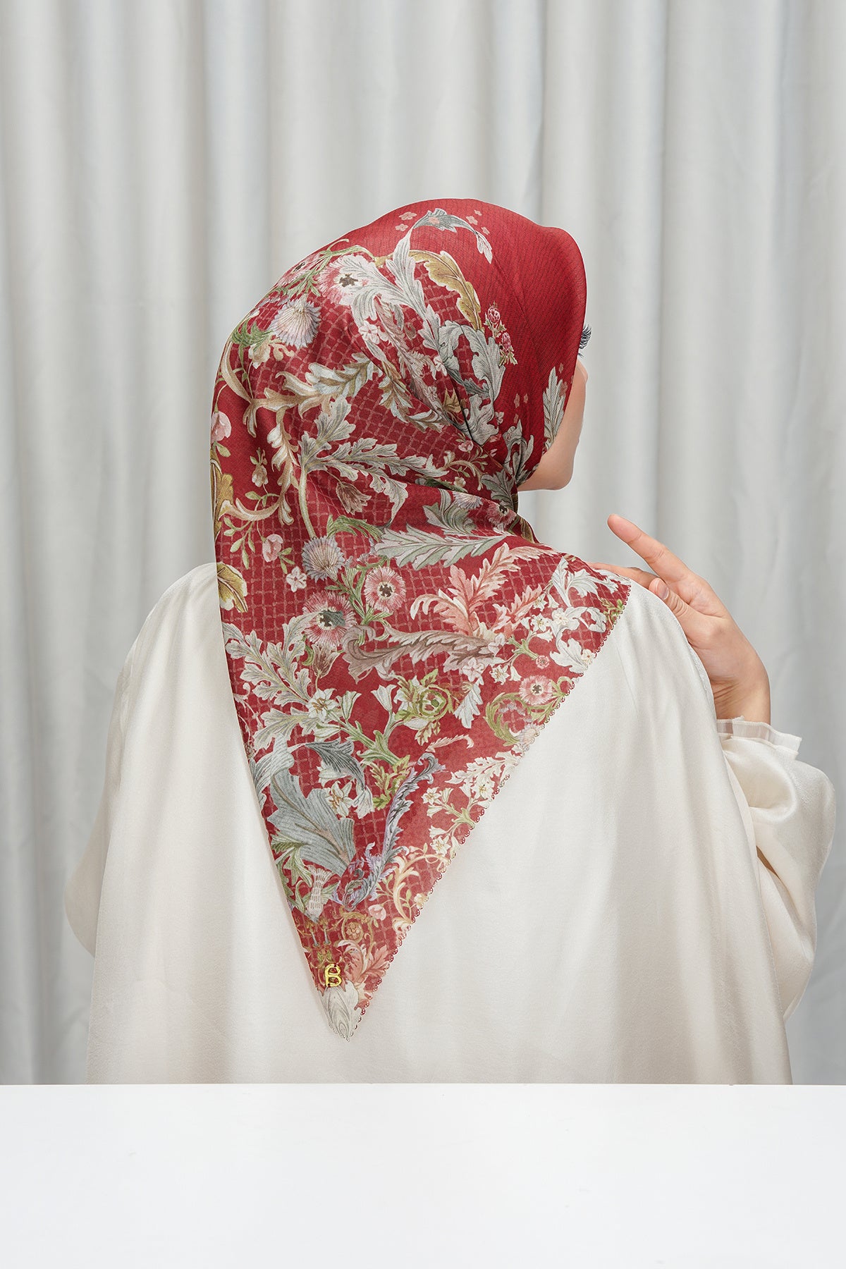 Royale Grandeur Vual Eşarp - Crimson