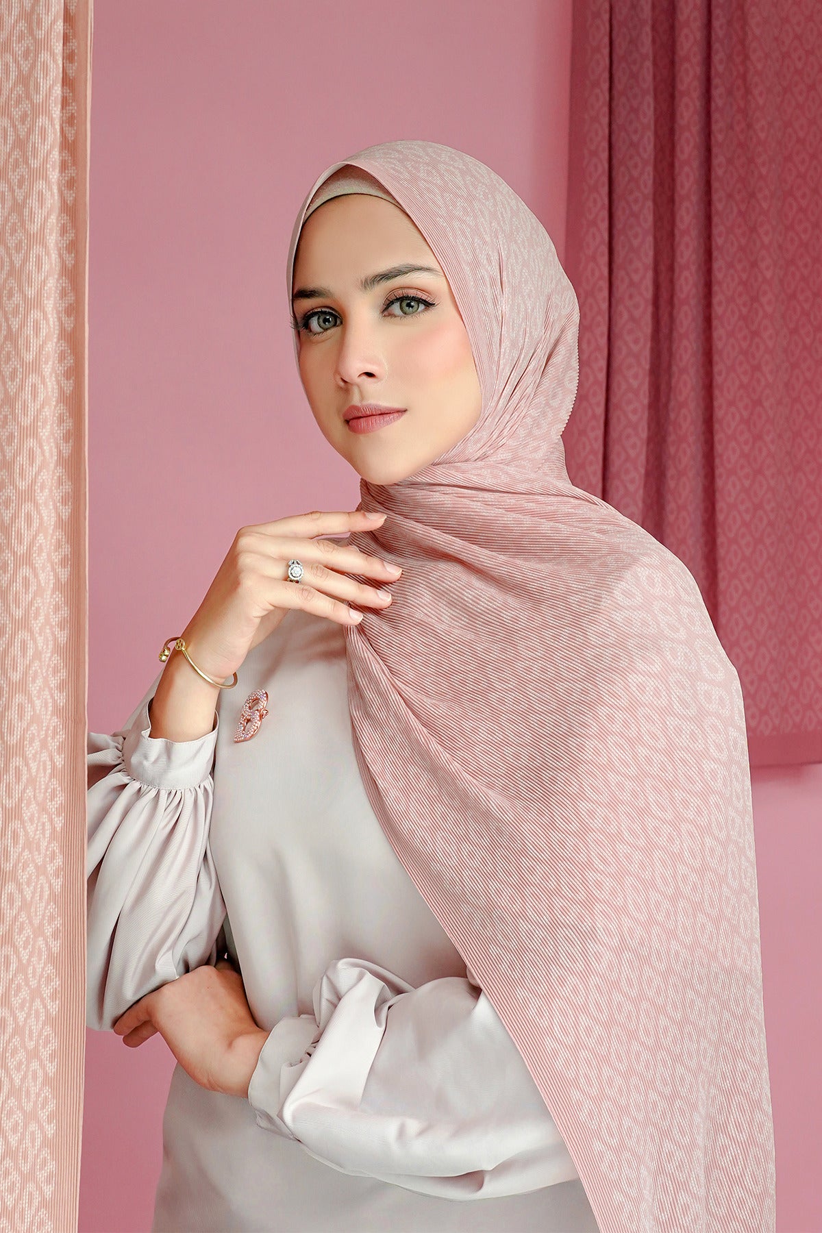 Tapis Pleated Shawl - Candy