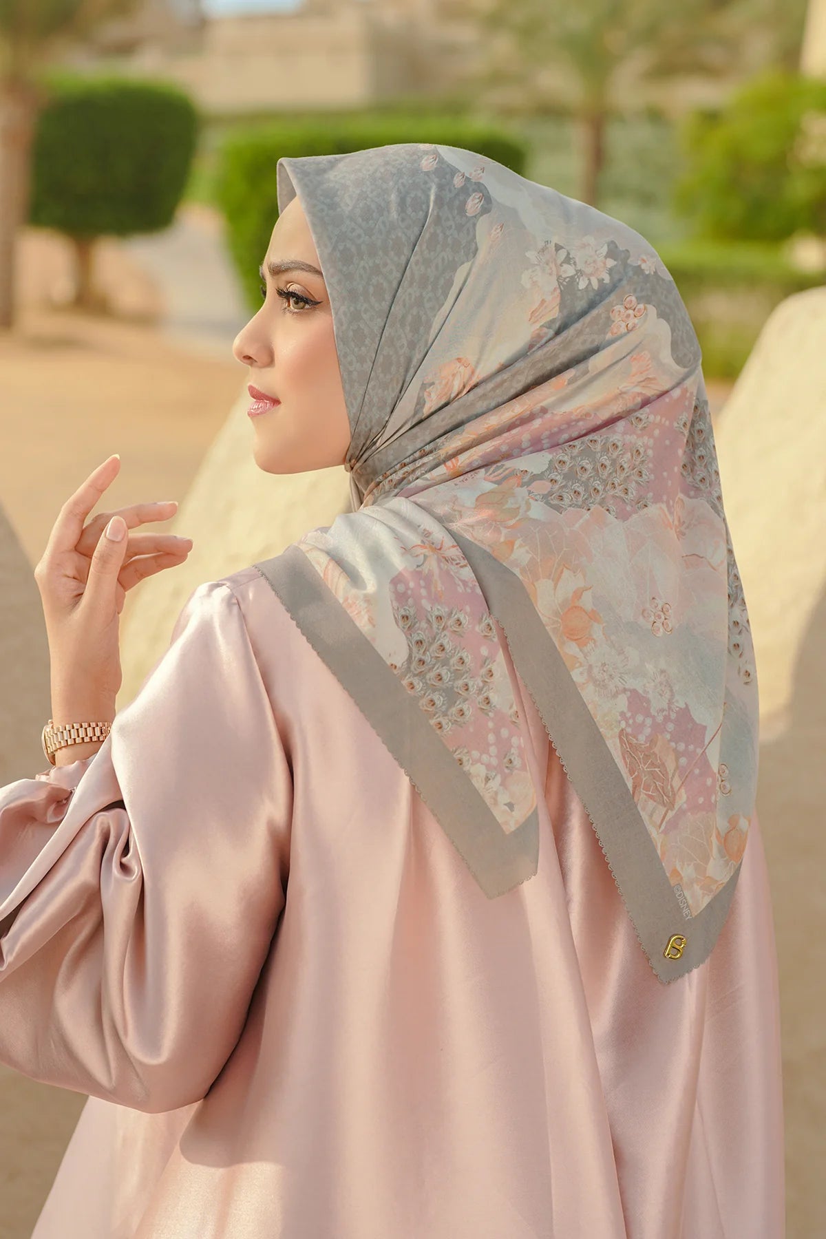 Arabian Night Kare Eşarp - Whirlwind