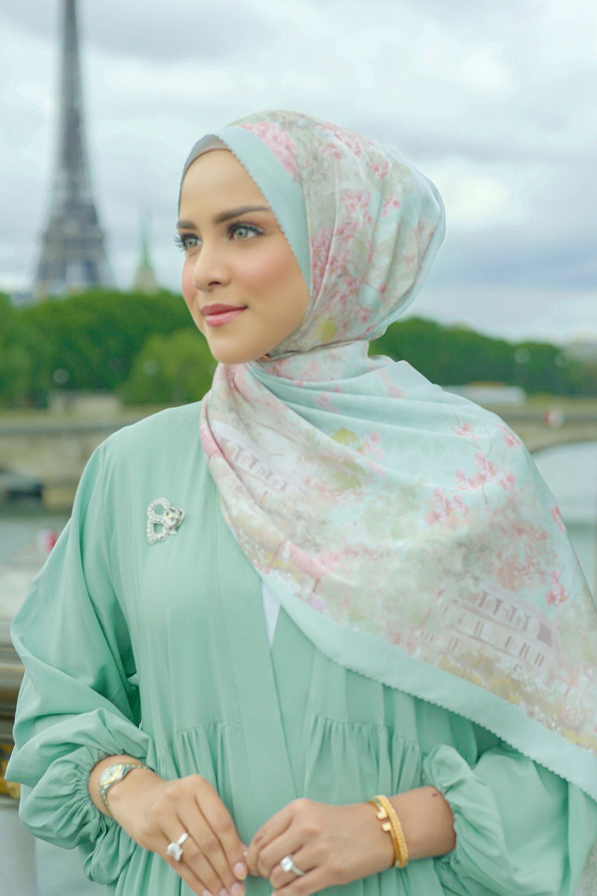 Parisian Satin Shawl - Bonbon