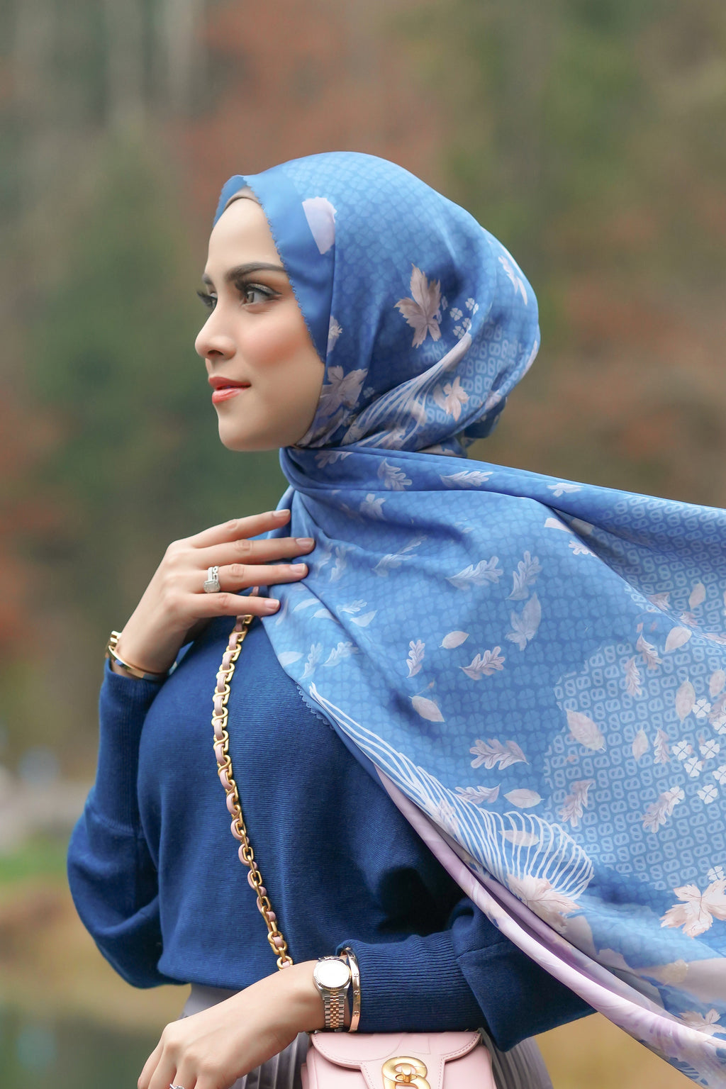 Iseltwald Saten Şal - Yale Blue
