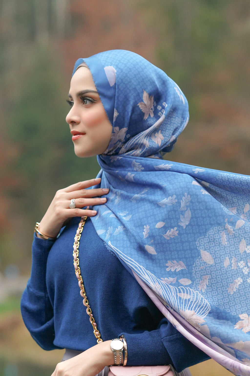 Iseltwald Saten Şal - Yale Blue