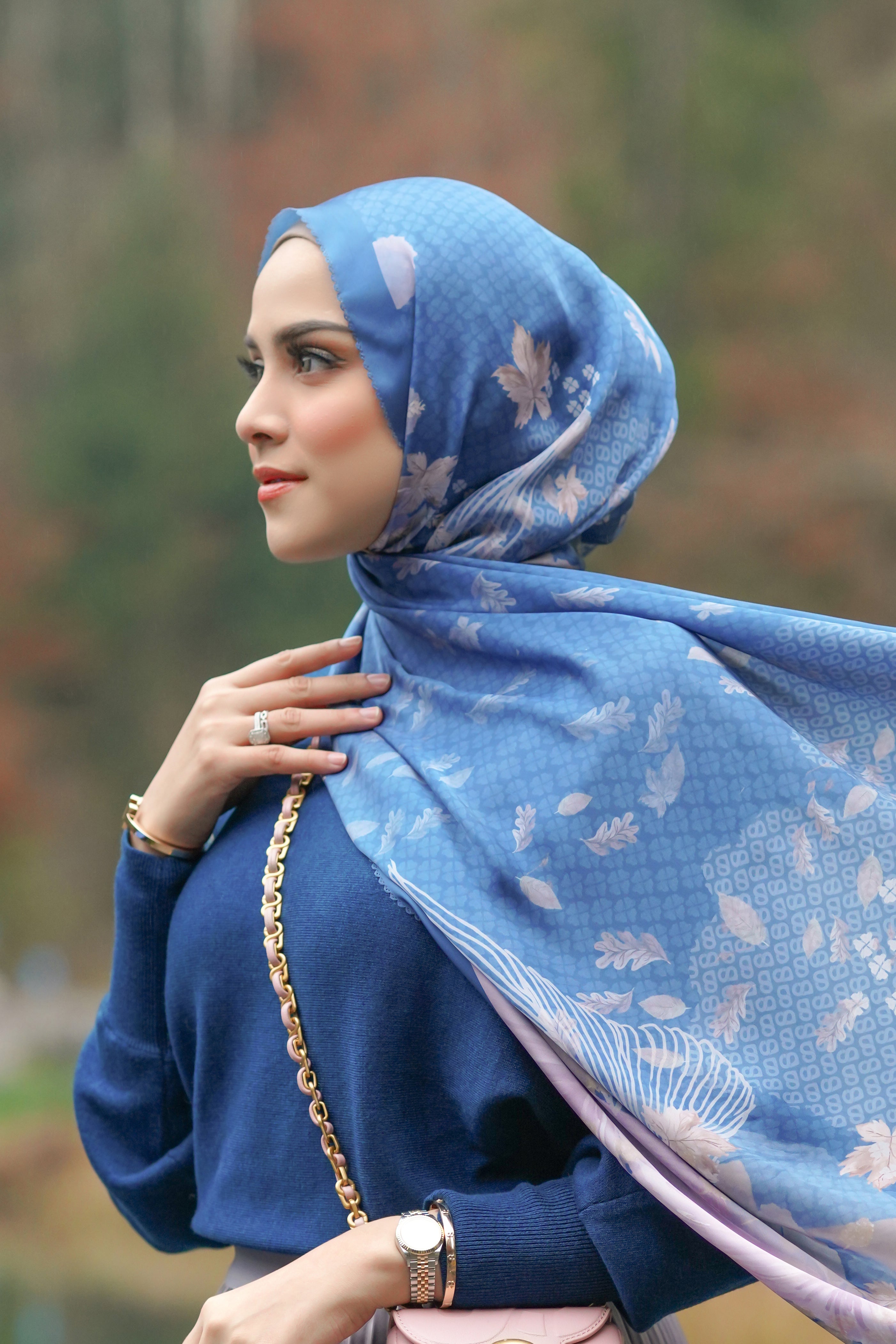 Iseltwald Saten Şal - Yale Blue